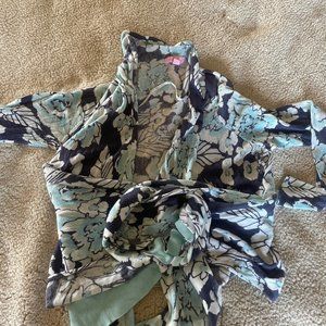 Lilly Pulitzer Babs wrap with arms - Size S/M